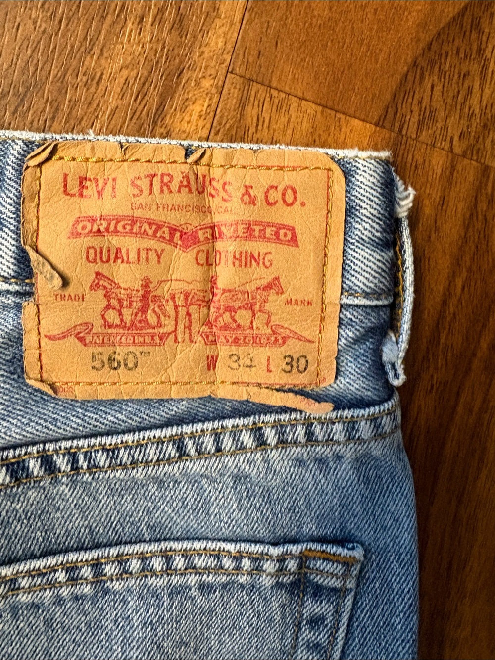 Vintage 90s Levi's 560 Comfort Fit Baggy Tapered Jeans Light Wash Men's 34x30